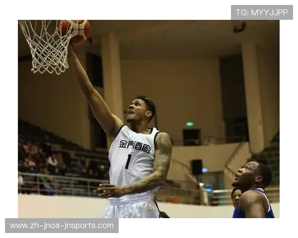 首节末段一只猫跑入球场广东暂领先四川10分